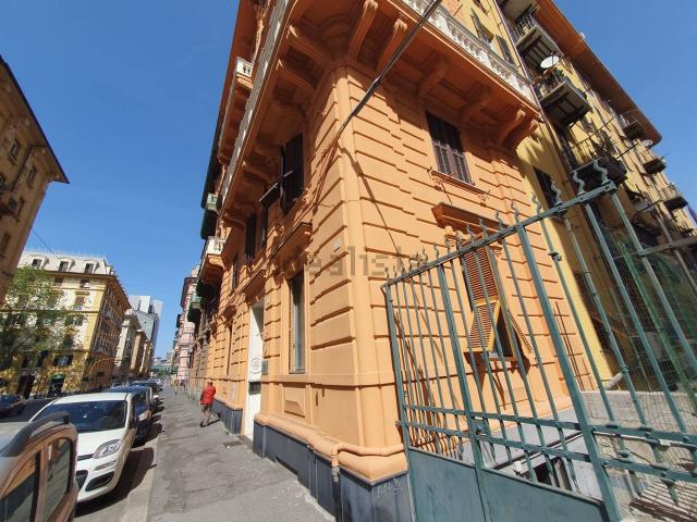 Locale in affitto di 113 m² in Via Giovanni Tommaso Invrea, 25