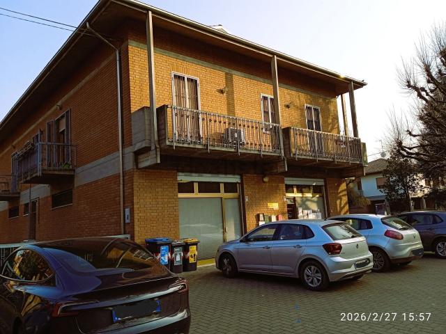 Locale in affitto di 113 m² in Via Martiri della Libertà