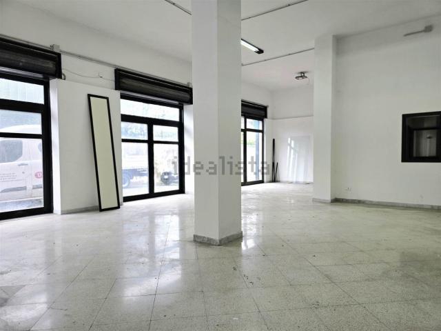 Locale in affitto di 113 m² in Via Sant&apos Andrea