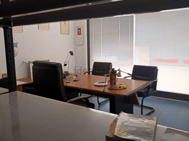 Locale in affitto di 114 m² in Via Cisa Sud