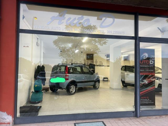 Locale in affitto di 115 m²