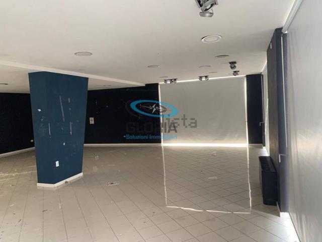 Locale in affitto di 115 m² in Via Dante