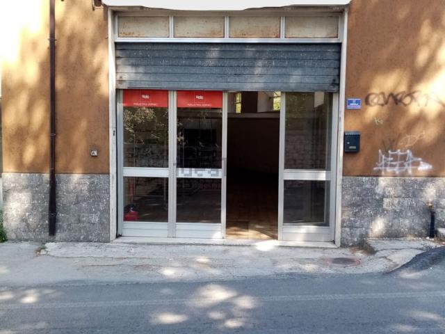 Locale in affitto di 115 m² in Via delle Frasche, 1