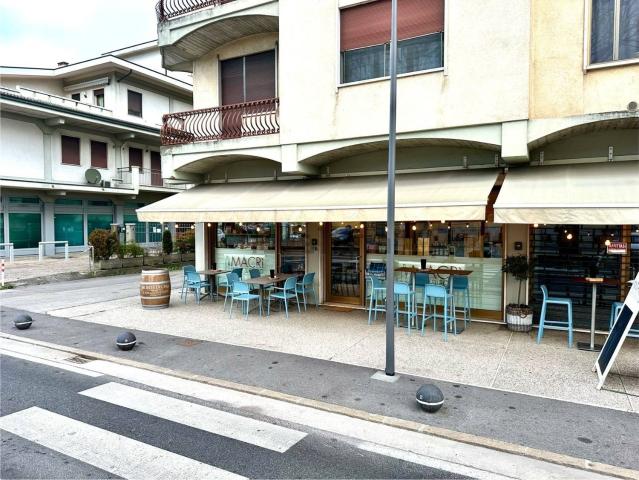Locale in affitto di 115 m² in Via Dino Cattaneo