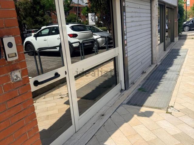 Locale in affitto di 115 m² in Via Iris Versari, 108