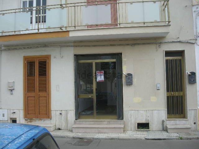 Locale in affitto di 115 m² in Via Sandro Pertini