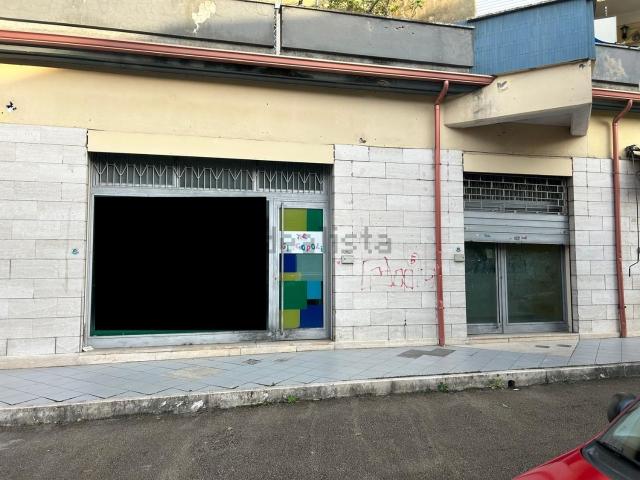 Locale in affitto di 115 m² in Via Virgilio