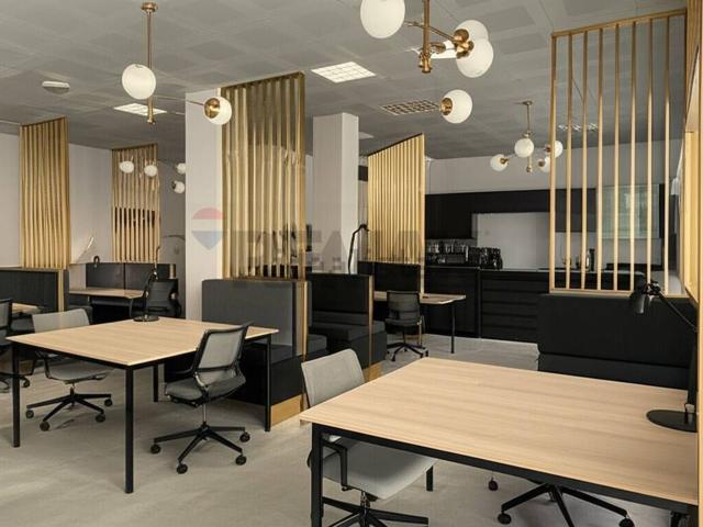 Locale in affitto di 115 m² in Piazza Cavour, 5