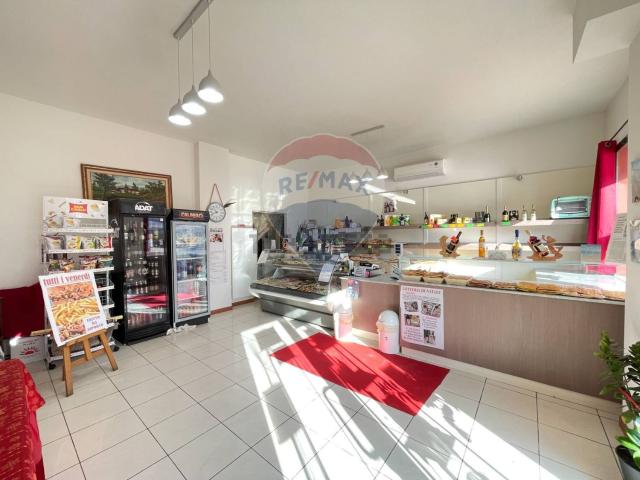 Locale in affitto di 116 m² in Piazza Dell&apos Unione Europea, 15