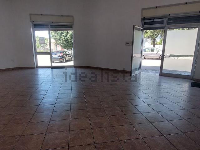 Locale in affitto di 116 m² in Piazza Fratelli Cervi, 6