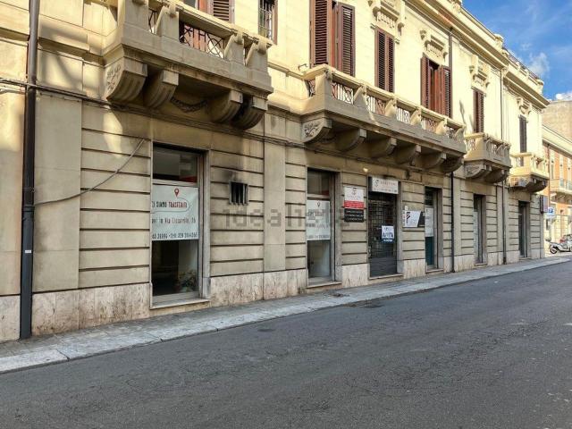 Locale in affitto di 117 m² in Via del Torrione, 48