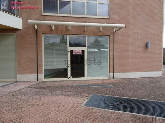 Locale in affitto di 117 m² in Via Palazzetto