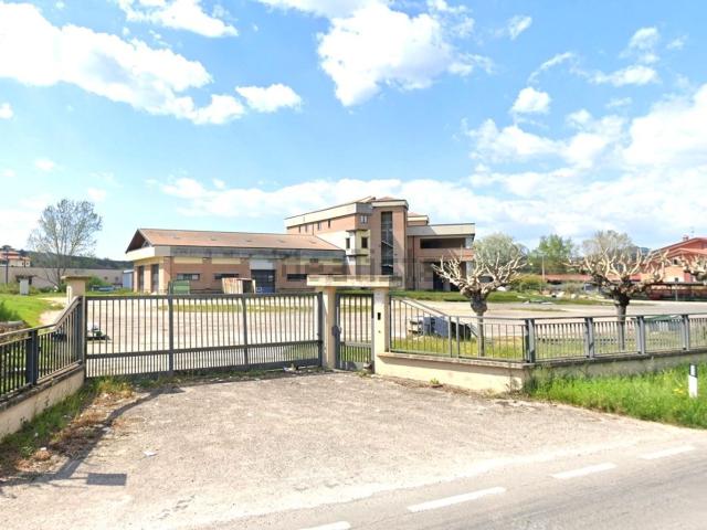 Locale in affitto di 1200 m² in Via Casilina, 54
