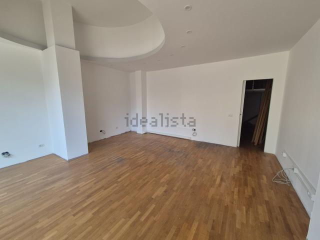 Locale in affitto di 120 m²
