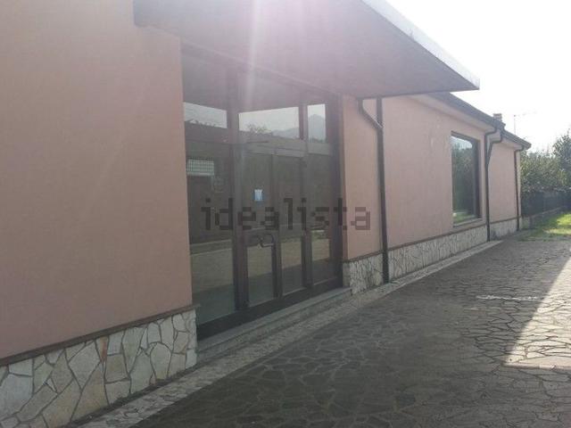 Locale in affitto di 120 m²