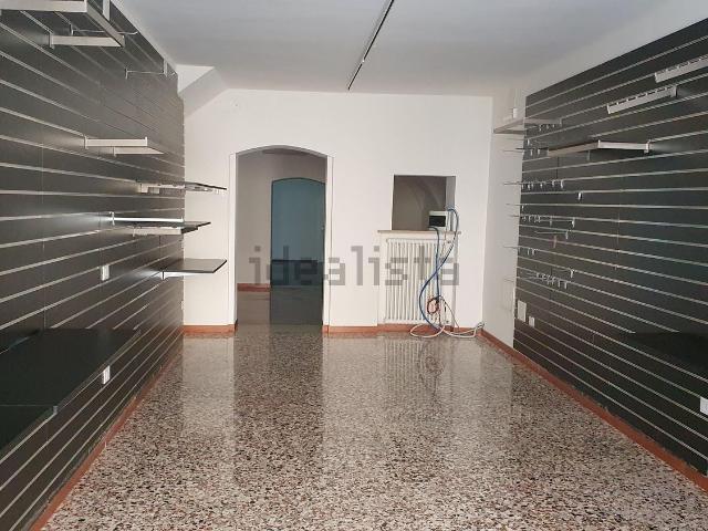 Locale in affitto di 120 m²