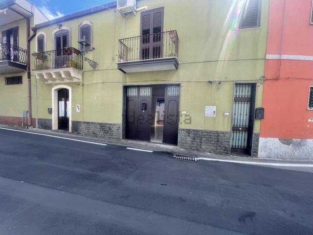 Locale in affitto di 120 m²