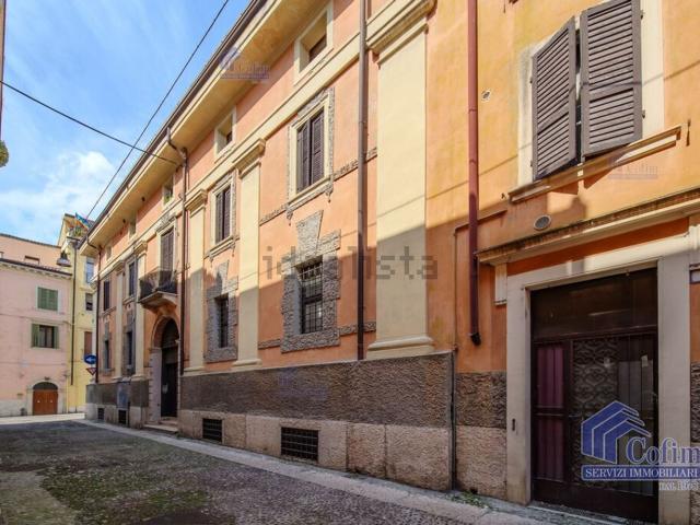 Locale in affitto di 120 m²