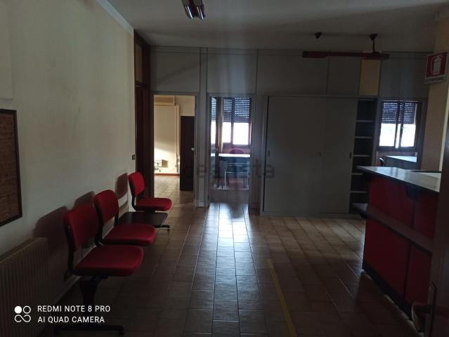 Locale in affitto di 120 m²