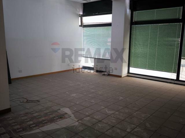 Locale in affitto di 120 m²