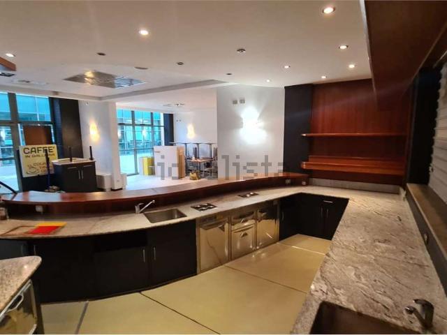 Locale in affitto di 120 m²