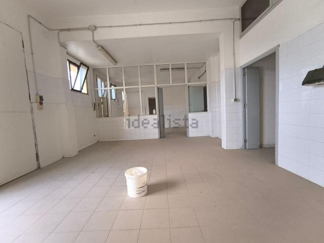 Locale in affitto di 120 m²