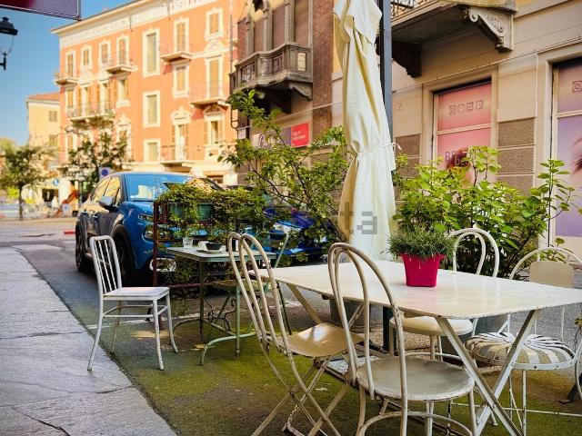 Locale in affitto di 120 m² in Via Carlo e Antonio Dal Pozzo, 2