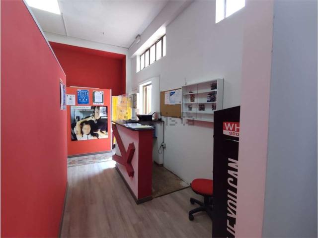 Locale in affitto di 120 m² in Via Case de Santis