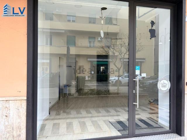 Locale in affitto di 120 m² in Via Aldo Moro, 19