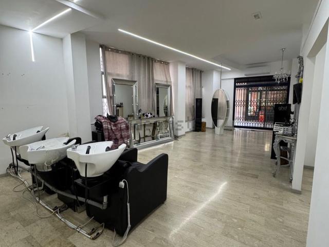Locale in affitto di 120 m² in Via Alfonso Mistrangelo