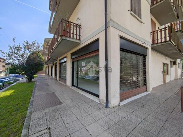 Locale in affitto di 120 m² in Via G. Verdi, 37