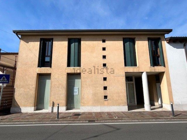 Locale in affitto di 120 m² in Via Guglielmo Marconi