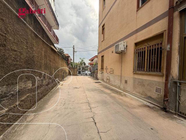 Locale in affitto di 120 m² in Via della Zagara, 28