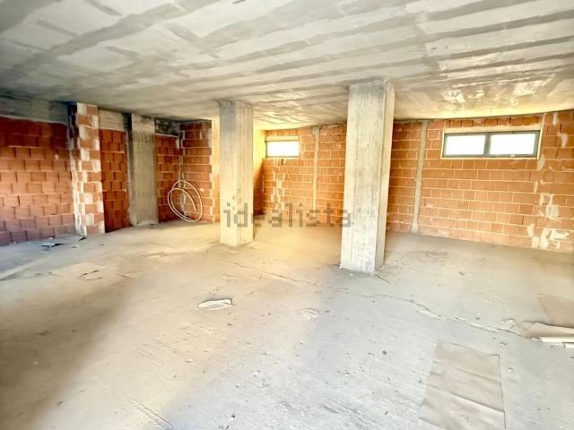 Locale in affitto di 120 m² in Via Enrico Berlinguer, 50