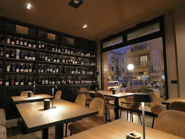 Locale in affitto di 120 m² in Via Francesco Paolo Di Blasi, 19