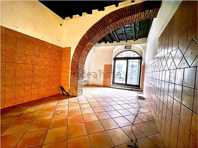 Locale in affitto di 120 m² in Via Italo Belardi, 45