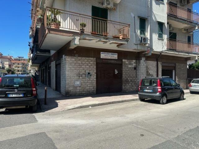 Locale in affitto di 120 m² in Via Louis Pasteur