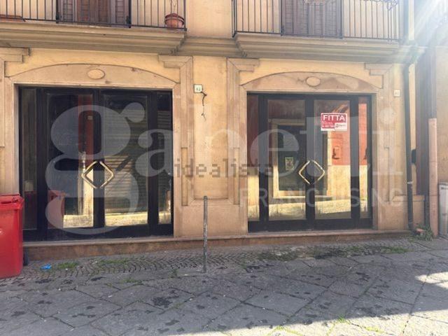 Locale in affitto di 120 m² in Via Modestino del Gaizo