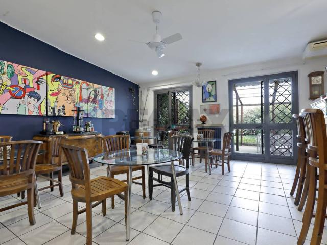 Locale in affitto di 120 m² in Via Monte Grappa, 4