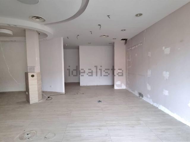 Locale in affitto di 120 m² in Via Martiri della Libertà, 287