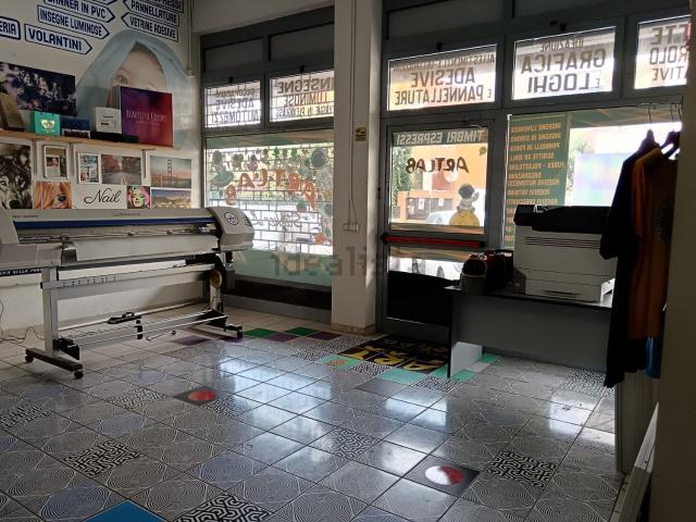Locale in affitto di 120 m² in Via Napoli, 27