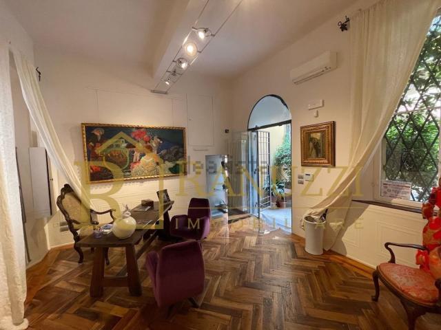 Locale in affitto di 120 m² in Via Santo Stefano, 14