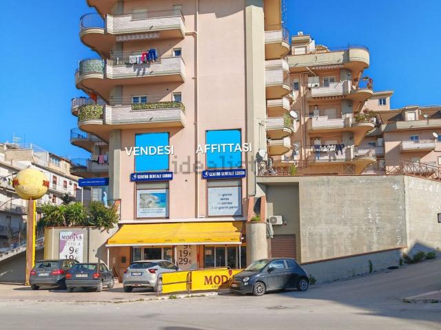 Locale in affitto di 120 m² in Via Senatore Sammartino