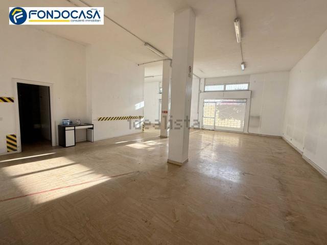 Locale in affitto di 120 m² in Via Spotorno