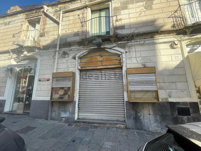 Locale in affitto di 120 m² in Via Paolo Vasta
