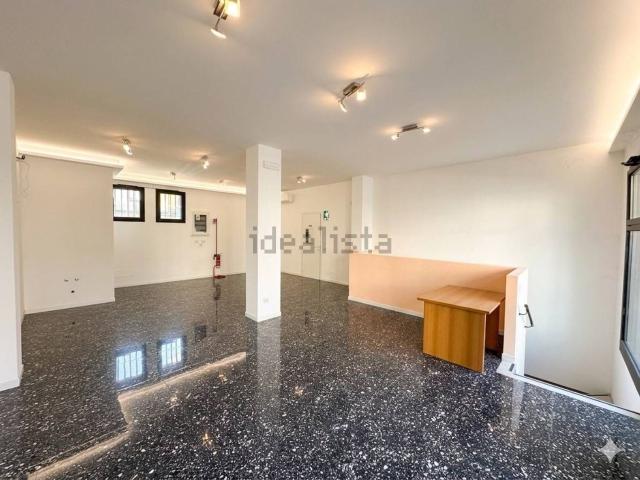 Locale in affitto di 120 m² in Via Paolo Veronese