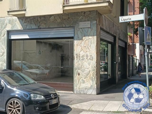 Locale in affitto di 120 m² in Via Romagna, 31