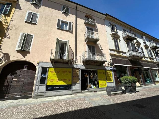 Locale in affitto di 120 m² in Via Vittorio Emanuele II, 230