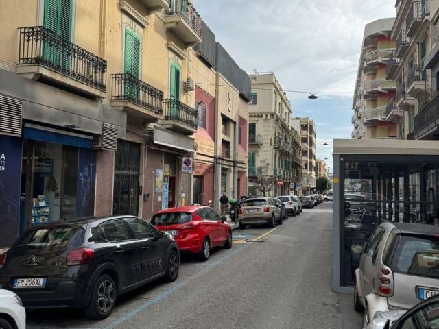 Locale in affitto di 120 m² in Via XXVII Luglio