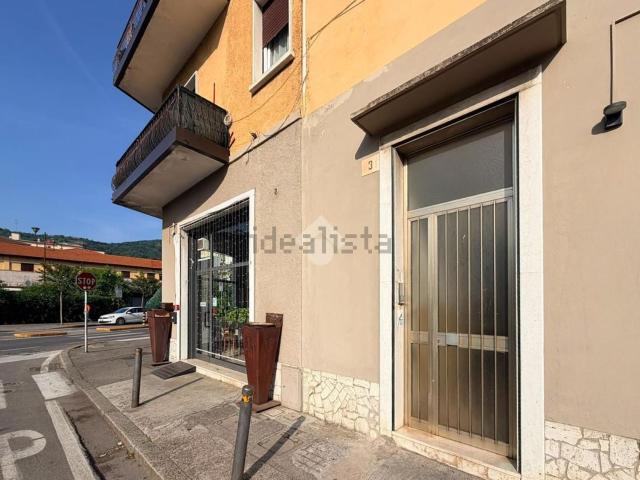 Locale in affitto di 120 m² in Viale del Piave